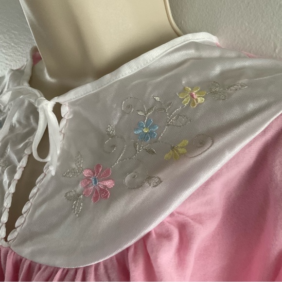 Vintage pink long nightgown size large - Picture 4 of 6